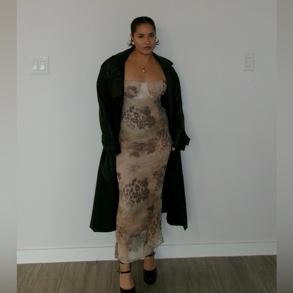 Meet your Posher, Isabel - Picture 4 of 5